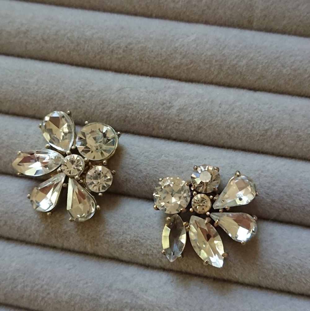 Elegant Crystal Cluster stone Flower Earrings